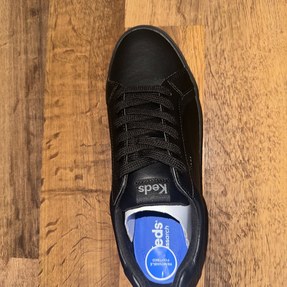NWT KW pursuit Women’s black Keds